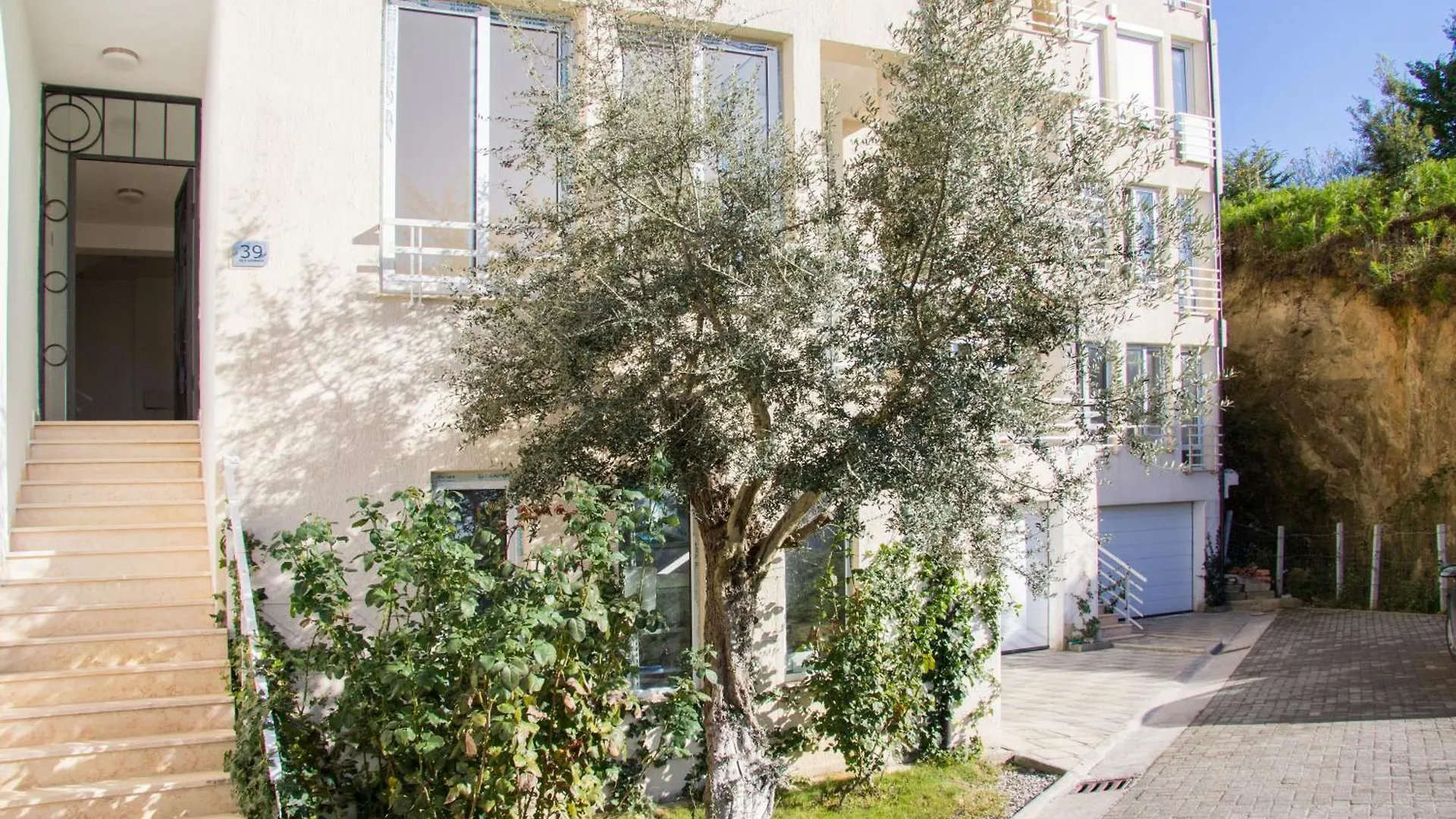 Exclusive Apartment تيرانا